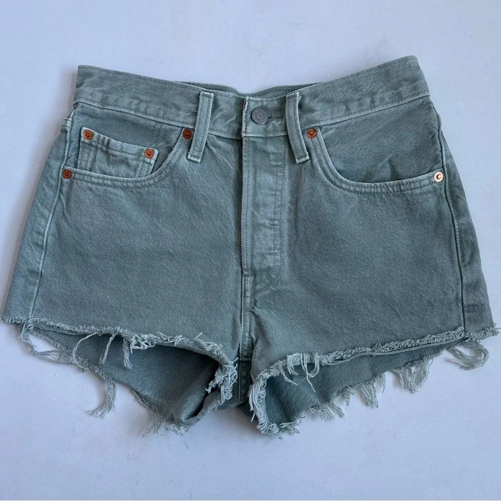 Levi’s Dusty Lily Pad Raw Hem Buttonfly Denim Jean Shorts Olive Green Size 27